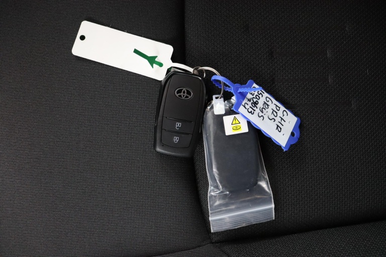 Toyota C-HR - 2.0 Plug-in Hybrid 220 Dynamic 11