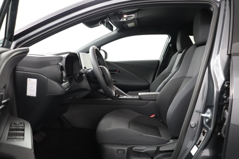 Toyota C-HR - 2.0 Plug-in Hybrid 220 Dynamic 17