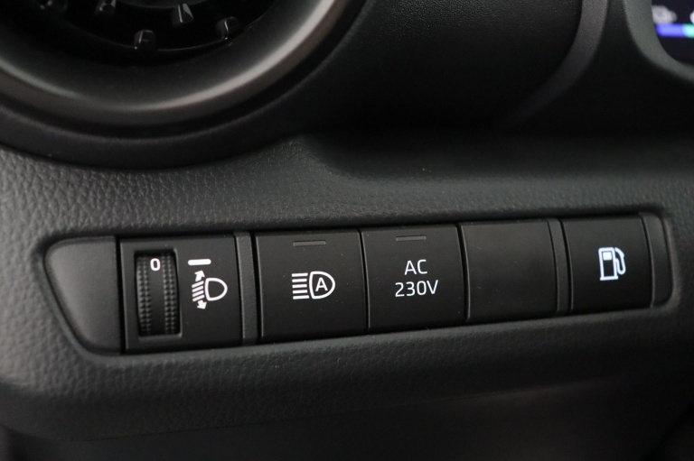 Toyota C-HR - 2.0 Plug-in Hybrid 220 Dynamic 30