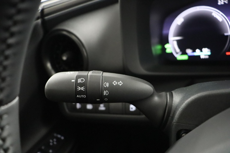 Toyota C-HR - 2.0 Plug-in Hybrid 220 Dynamic 31
