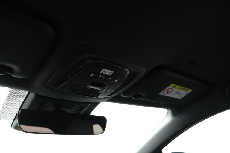 Toyota C-HR - 2.0 Plug-in Hybrid 220 Dynamic 33