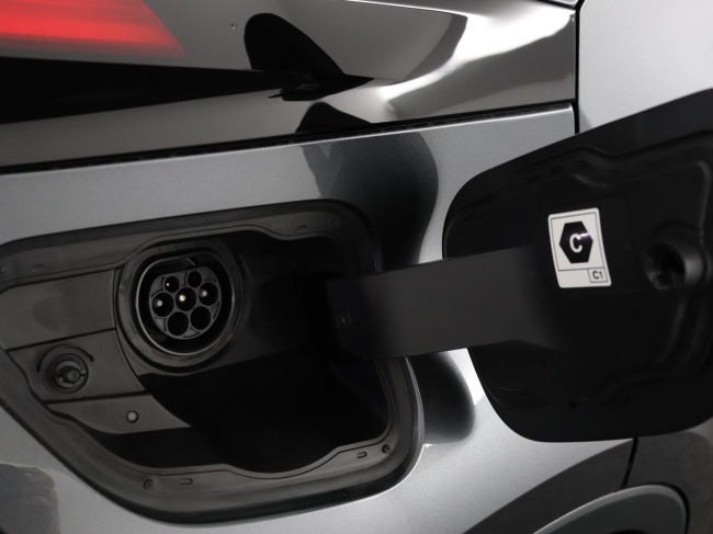 Toyota C-HR - 2.0 Plug-in Hybrid 220 Dynamic