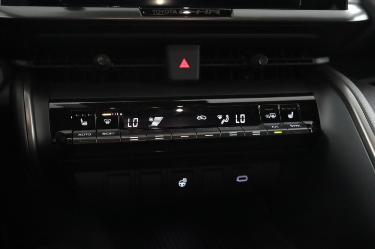 Toyota C-HR - 2.0 Plug-in Hybrid 220 Dynamic 7
