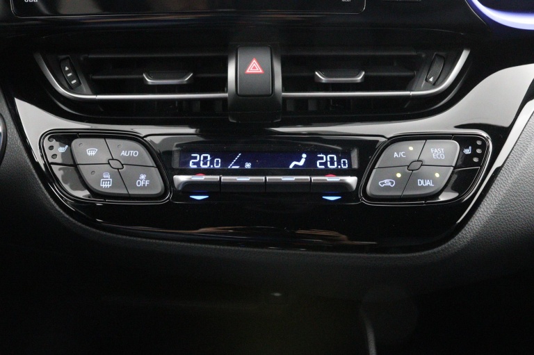 Toyota C-HR - 1.8 Hybrid Bi-Tone 17