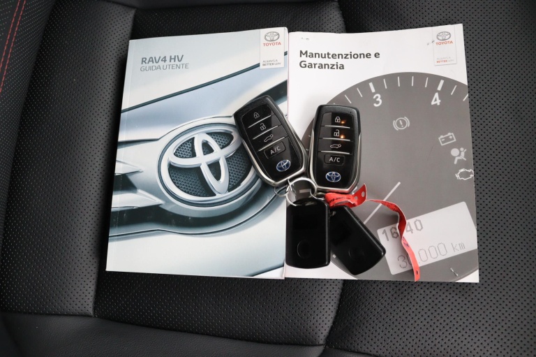 Toyota RAV4 - 2.5 Plug-in Hybrid AWD Bi-Tone Plus 30
