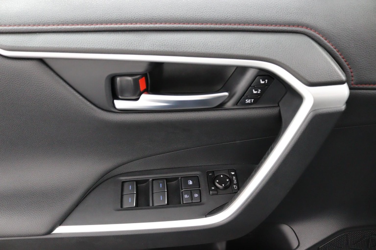 Toyota RAV4 - 2.5 Plug-in Hybrid AWD Bi-Tone Plus 36
