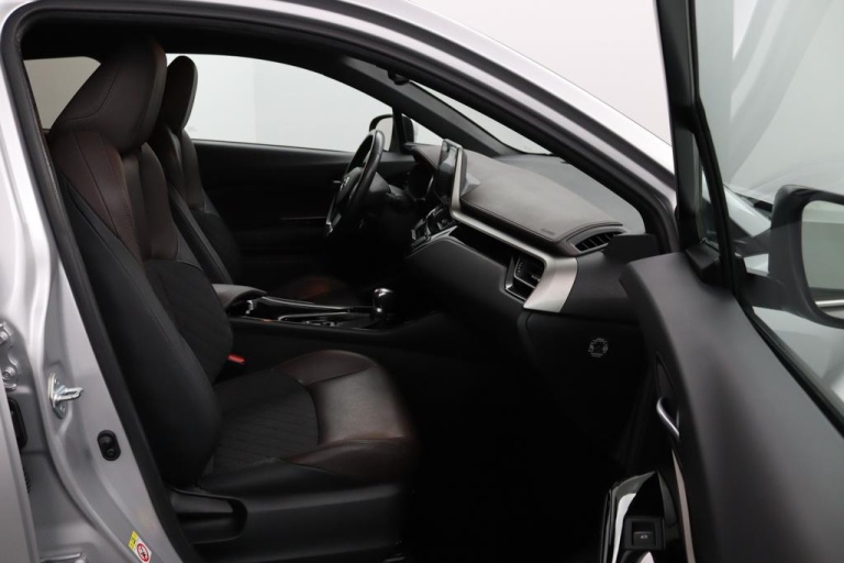 Toyota C-HR - 1.8 Hybrid Executive 10