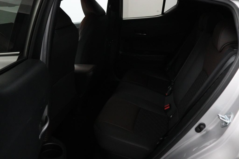 Toyota C-HR - 1.8 Hybrid Executive 12