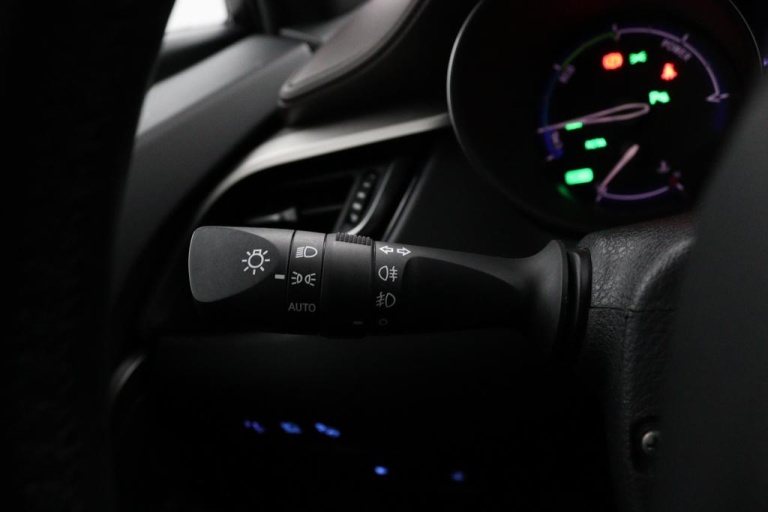 Toyota C-HR - 1.8 Hybrid Executive 23
