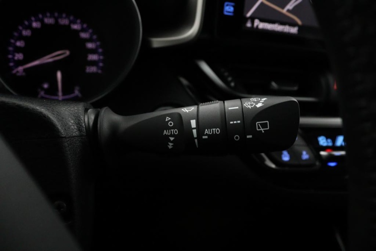 Toyota C-HR - 1.8 Hybrid Executive 25