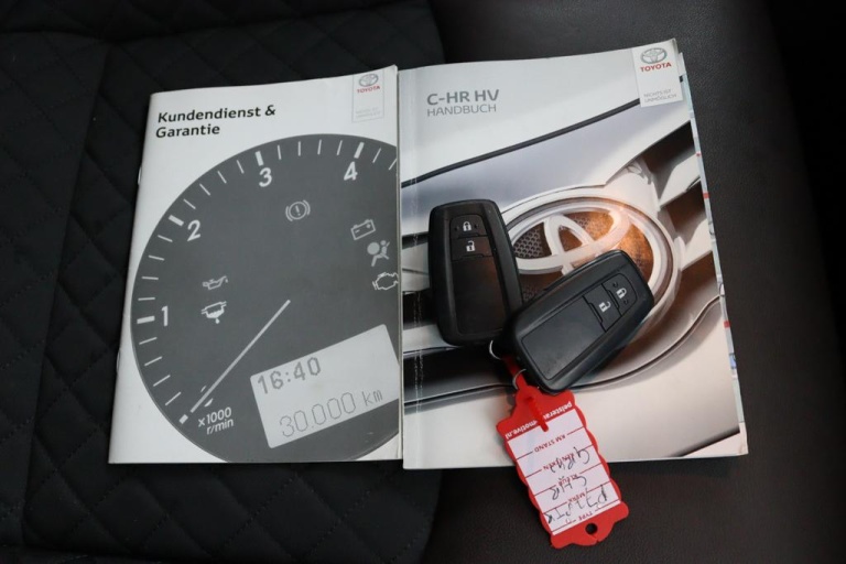 Toyota C-HR - 1.8 Hybrid Executive 27