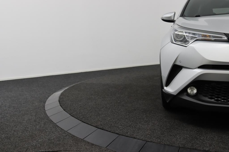 Toyota C-HR - 1.8 Hybrid Executive 38