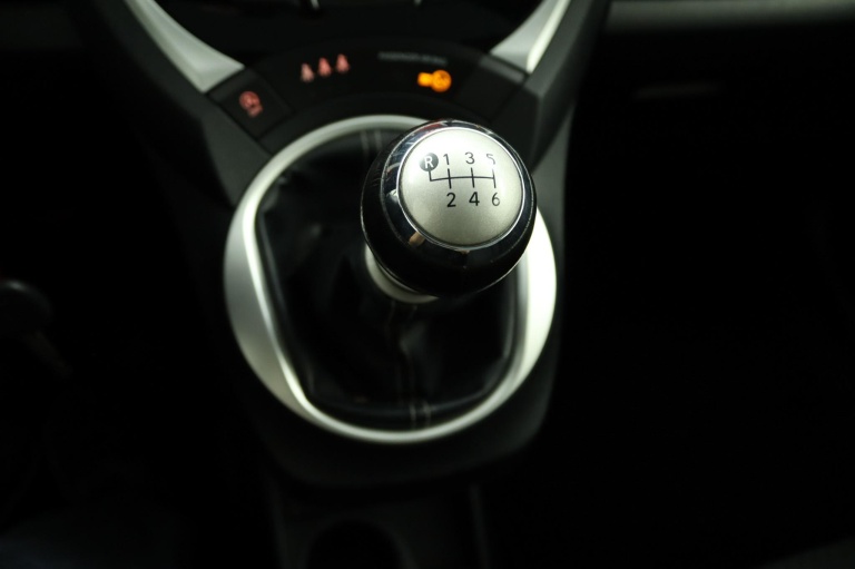 Toyota Verso-S - 1.3 VVT-i Trend 27