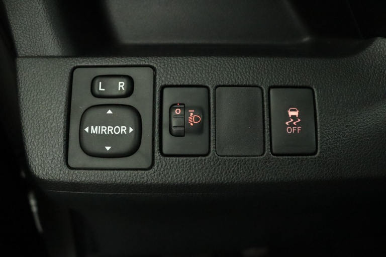 Toyota Verso-S - 1.3 VVT-i Trend 29