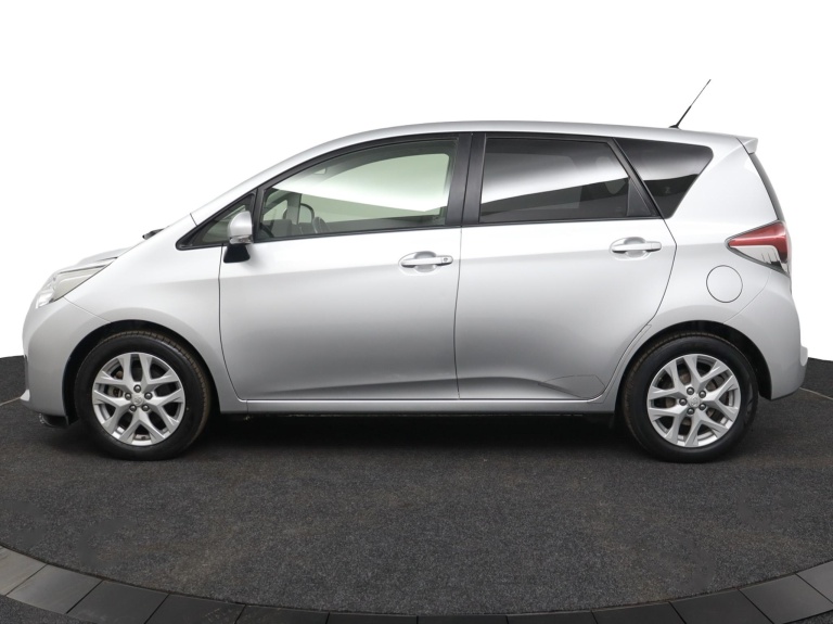 Toyota Verso-S - 1.3 VVT-i Trend 3