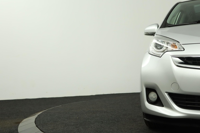 Toyota Verso-S - 1.3 VVT-i Trend 35
