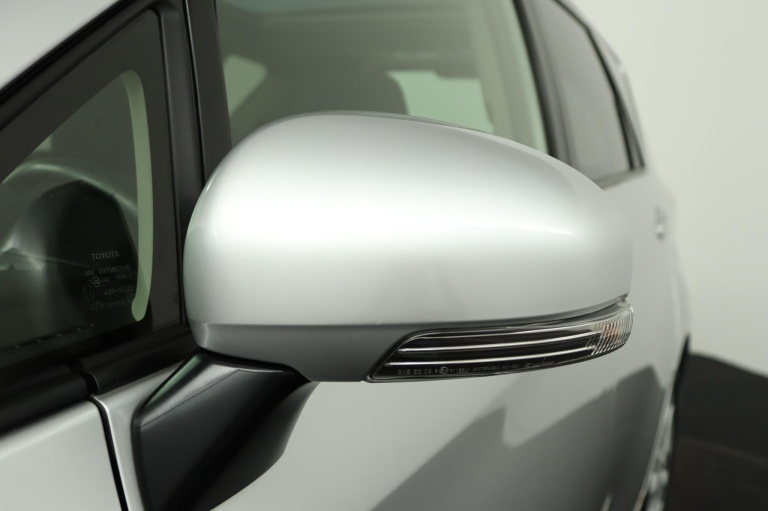 Toyota Verso-S - 1.3 VVT-i Trend 36