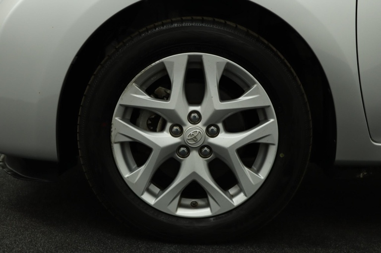 Toyota Verso-S - 1.3 VVT-i Trend 37