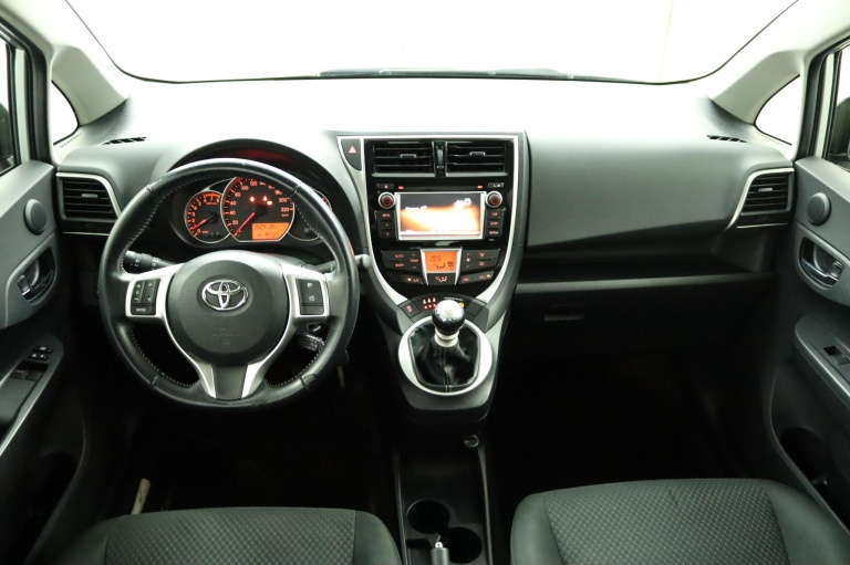 Toyota Verso-S - 1.3 VVT-i Trend 4