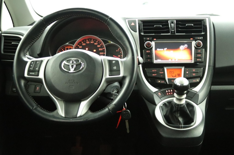Toyota Verso-S - 1.3 VVT-i Trend 53