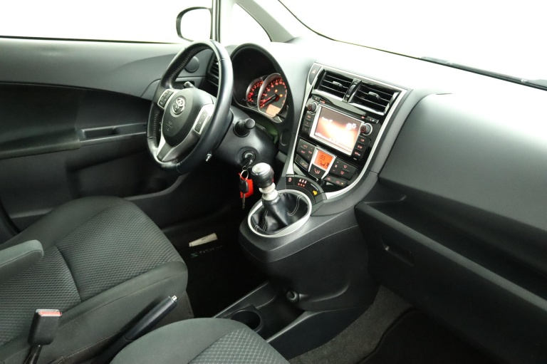 Toyota Verso-S - 1.3 VVT-i Trend 54