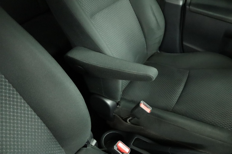 Toyota Verso-S - 1.3 VVT-i Trend 55