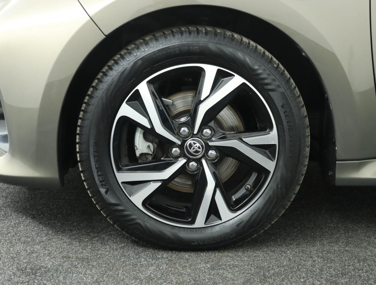 Toyota Yaris - 1.5 Hybrid 115 First Edition 38