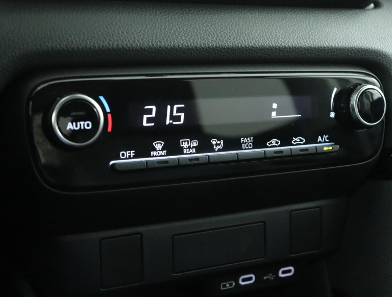 Toyota Yaris - 1.5 Hybrid 115 First Edition 7