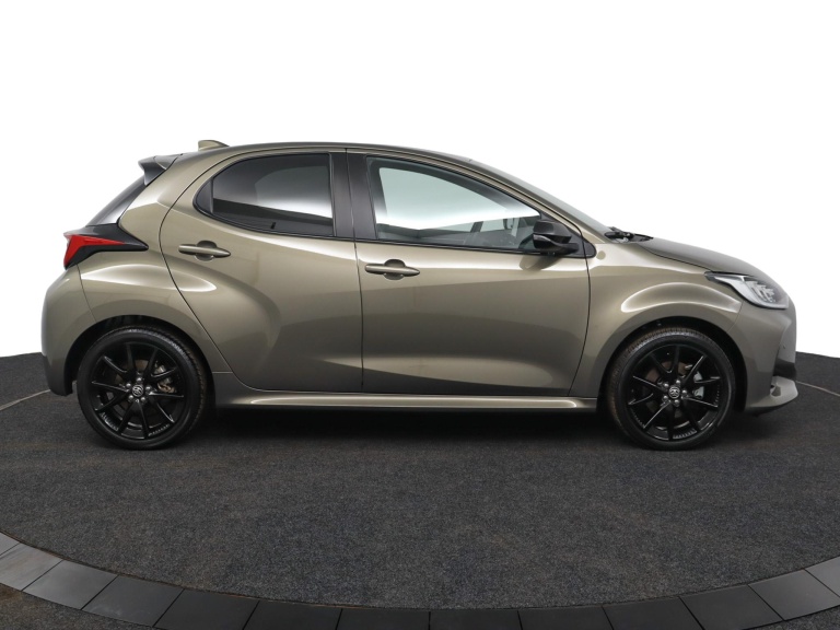 Toyota Yaris - 1.5 Hybrid Executive 13