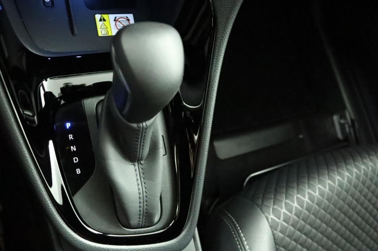 Toyota Yaris - 1.5 Hybrid Executive 27