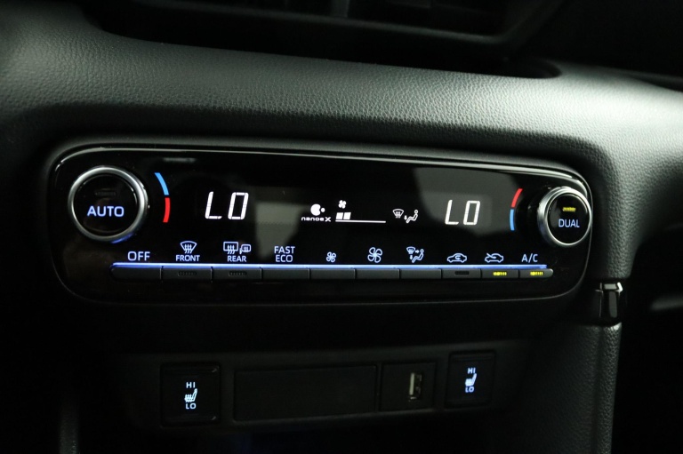 Toyota Yaris - 1.5 Hybrid Executive 7