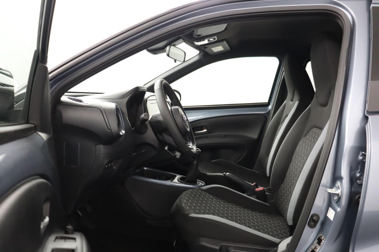 Toyota Aygo X - 1.0 VVT-i MT Pulse 13