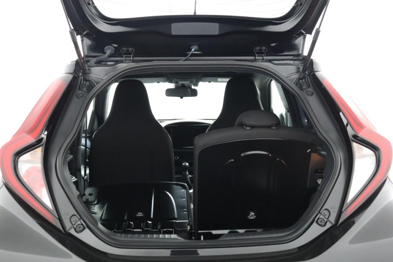 Toyota Aygo X - 1.0 VVT-i MT Pulse 27