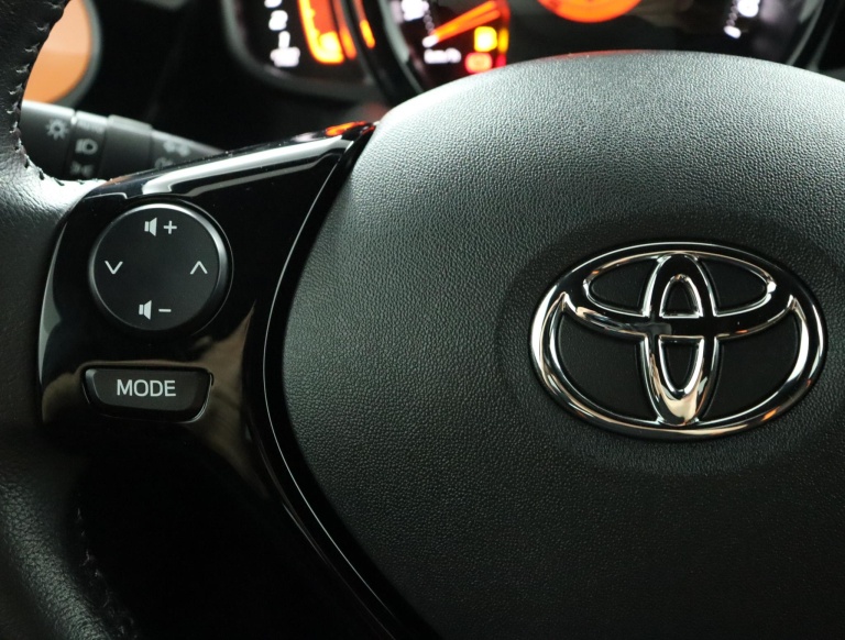 Toyota Aygo - 1.0 VVT-i x-JBL 19