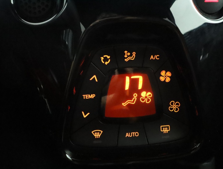 Toyota Aygo - 1.0 VVT-i x-JBL 7