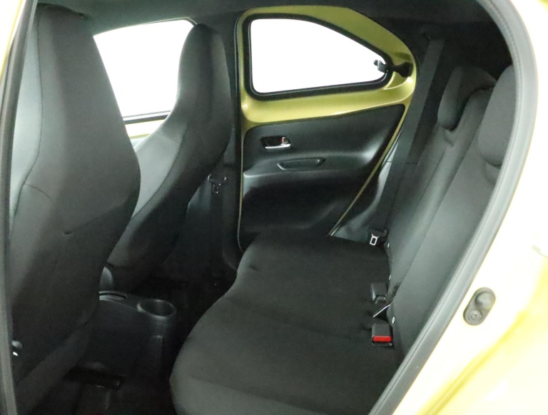 Toyota Aygo X - 1.0 VVT-i S-CVT Pulse 18