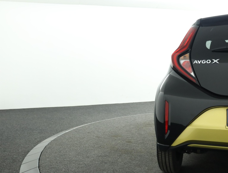 Toyota Aygo X - 1.0 VVT-i S-CVT Pulse 39