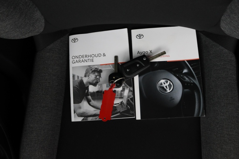 Toyota Aygo X - 1.0 VVT-i MT Play 11
