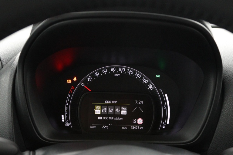 Toyota Aygo X - 1.0 VVT-i MT Play 38