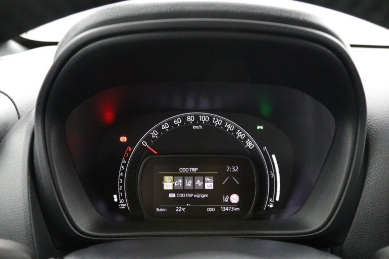 Toyota Aygo X - 1.0 VVT-i MT Play 6