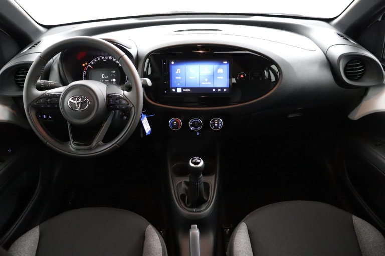 Toyota Aygo X - 1.0 VVT-i MT Play 10