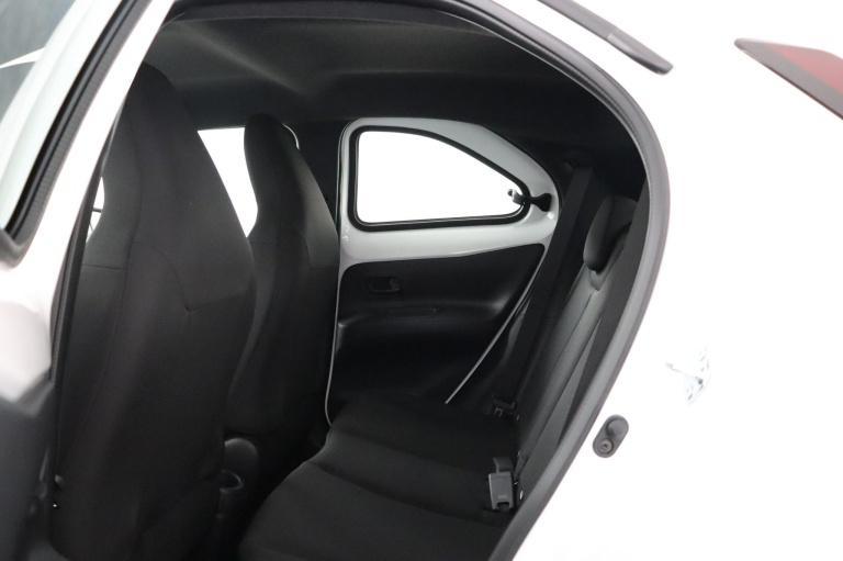 Toyota Aygo X - 1.0 VVT-i MT Play 17