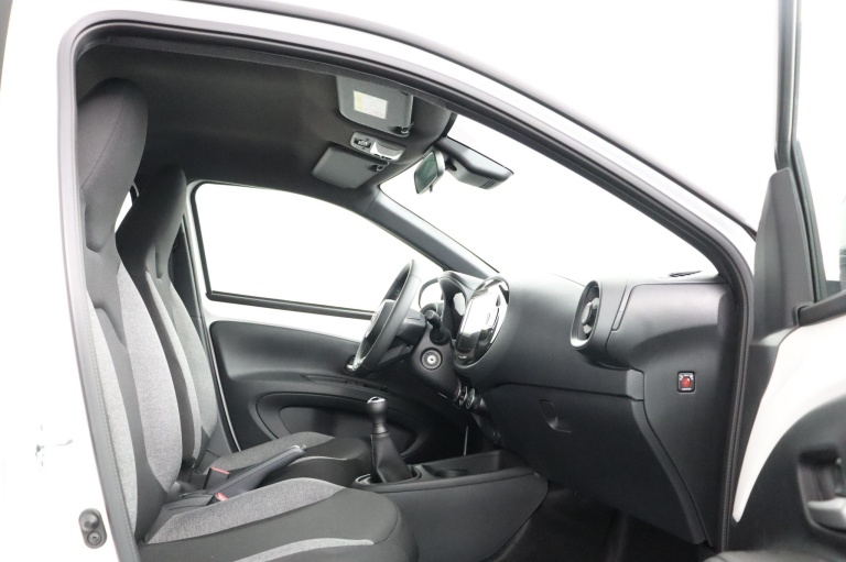 Toyota Aygo X - 1.0 VVT-i MT Play 19