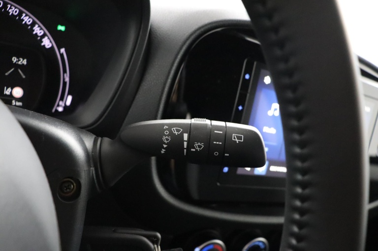 Toyota Aygo X - 1.0 VVT-i MT Play 29