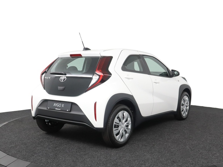 Toyota Aygo X - 1.0 VVT-i MT Play 6
