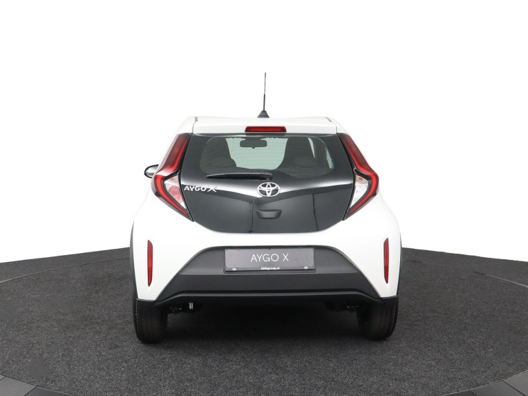 Toyota Aygo X - 1.0 VVT-i MT Play 7