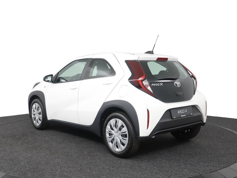 Toyota Aygo X - 1.0 VVT-i MT Play 8