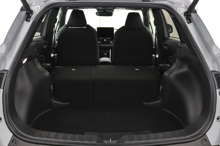 Toyota Corolla Cross - Hybrid 140 Dynamic 31