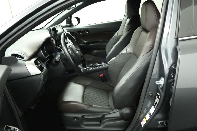 Toyota C-HR - 1.8 Hybrid Executive 17