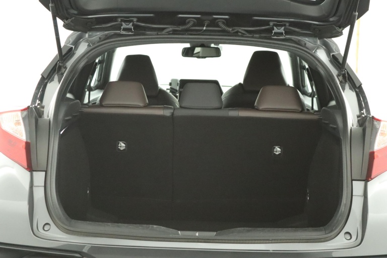 Toyota C-HR - 1.8 Hybrid Executive 24